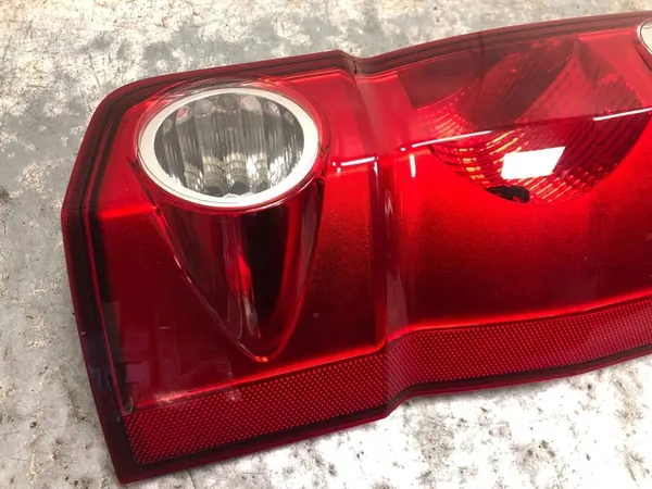 Luz trasera izquierda VW Crafter 2E0945095 image 4