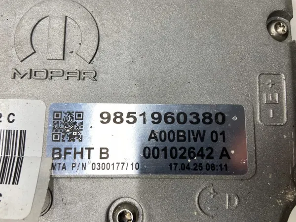 Convertidor Voltaje OEM 9851960380 para Peugeot 3008 GT image 3