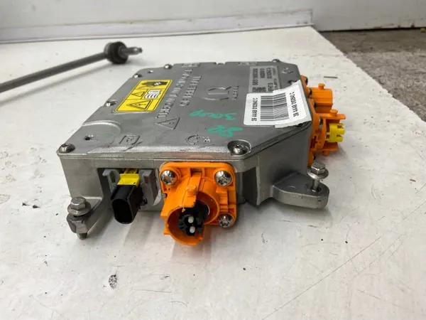Convertidor Voltaje OEM 9851960380 para Peugeot 3008 GT image 4