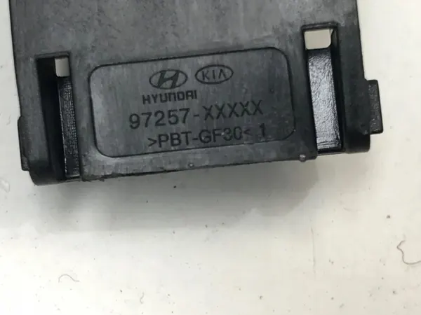 Kia OE Sonnensensor OEM 97257XXXX - Gebraucht image 3