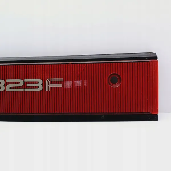 Mazda 323 F Kofferbakklep Afwerking OEM DRC83555 - Gebruikt image 3