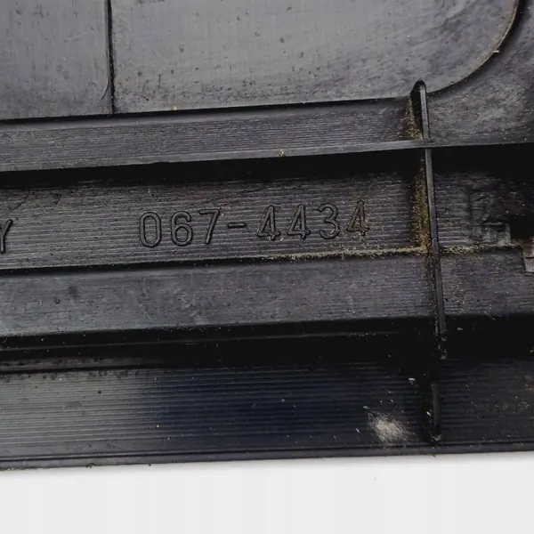 Mazda 323 F Kofferbakklep Afwerking OEM DRC83555 - Gebruikt image 5