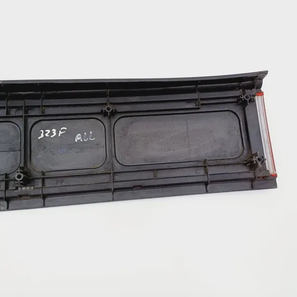 Mazda 323 F Kofferbakklep Afwerking OEM DRC83555 - Gebruikt image 8