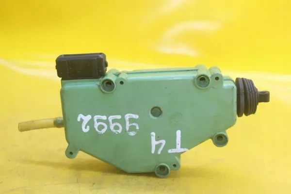 Actuador de cierre central OEM 701959781 VW T4 image 10