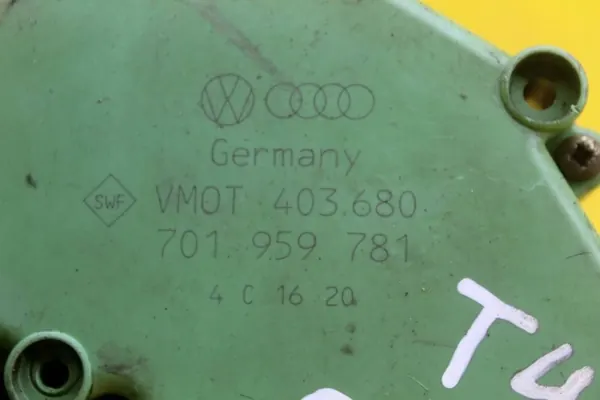 Actuador de cierre central OEM 701959781 VW T4 image 3