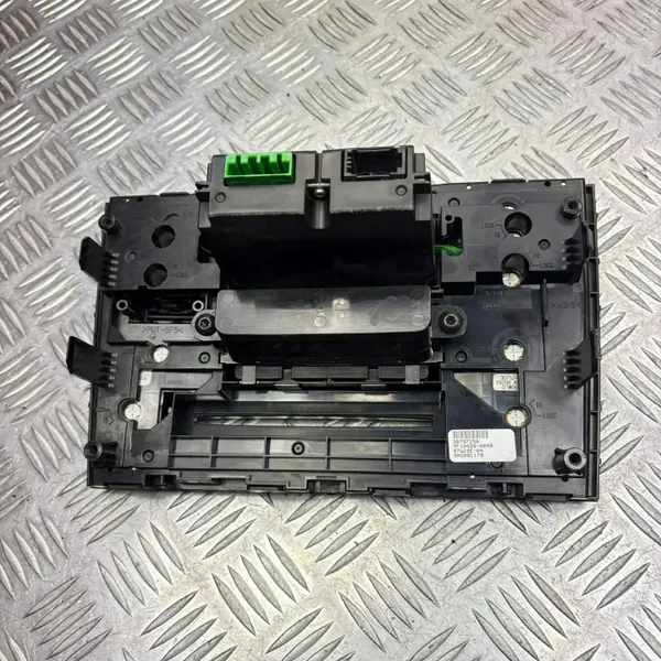 Panel de radio Volvo XC90 OEM 30797250 - Usado image 4