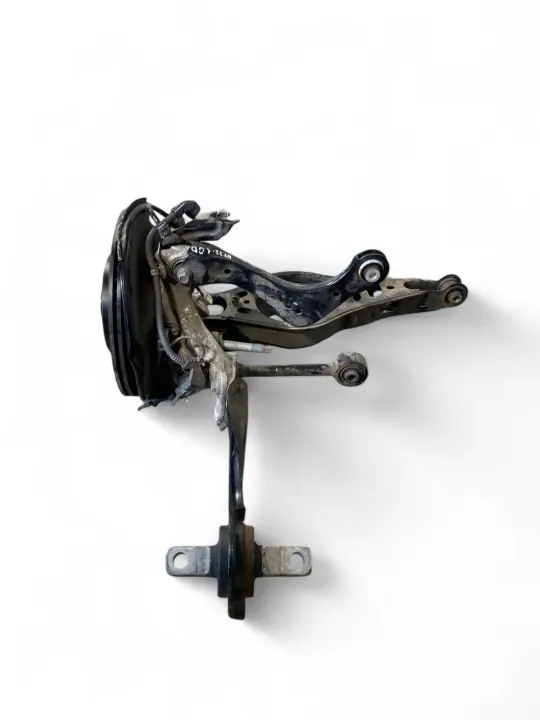 Buje de rueda trasera Lexus NX OEM UTO72398 Usado image 4