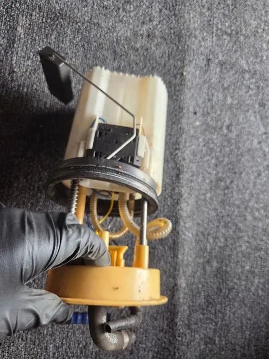 Brandstofpomp Volkswagen Polo 5 V 6R 1.2 TDI OEM 6R0919050B image 3