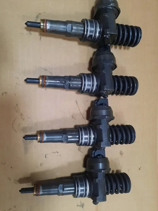 Iniettore 2.0 TDI VW Passat B5 FL 038130073BC image 3