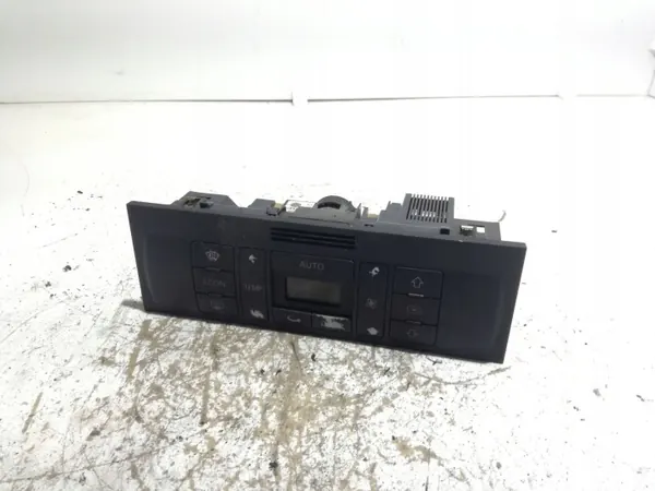 Audi A2 ilmastointipaneeli OEM 8Z0820043D image 2