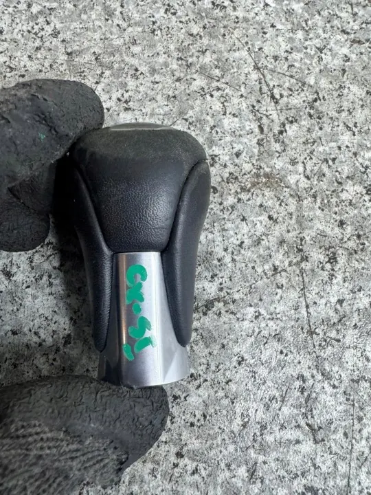 Pommeau de levier Mazda OEM - CX-5 2012-2017 image 2