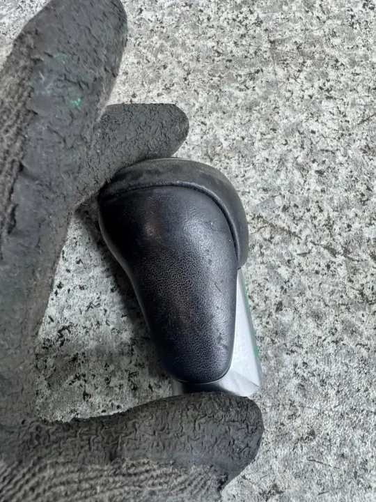 Pommeau de levier Mazda OEM - CX-5 2012-2017 image 4