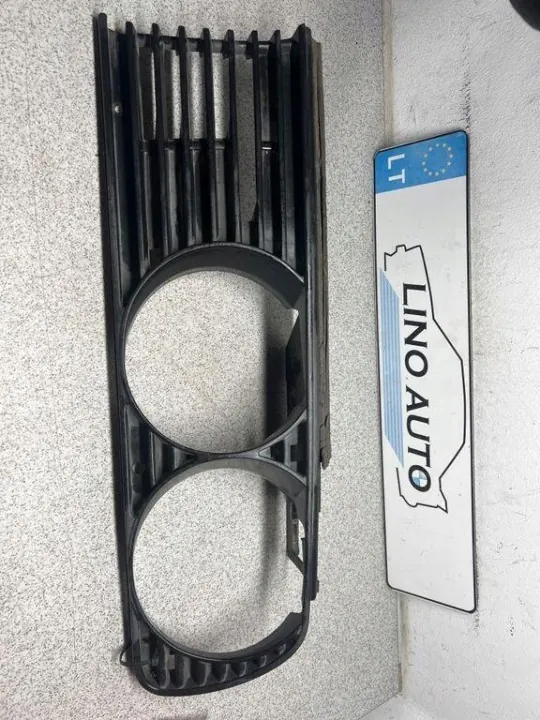 Cobertura farol direito BMW 3 E30 OEM 1876091 image 2
