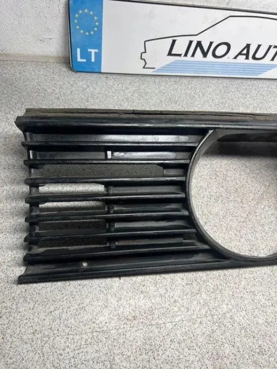 Cobertura farol direito BMW 3 E30 OEM 1876091 image 6