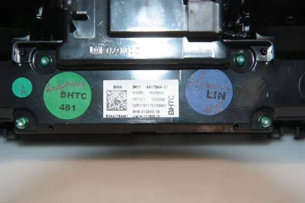 Panel AC BMW M8 F93 OEM 64114A176B0 - Usado image 7