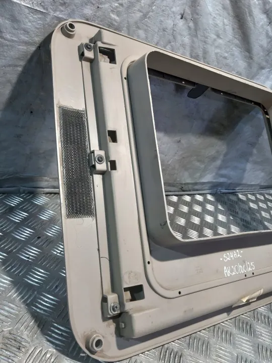 Scania R Dachlüfterabdeckung OEM 1779134 - Gebraucht image 7