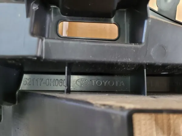 Toyota Aygo X etupuskurin vahvike OEM 52117-0H060 image 3