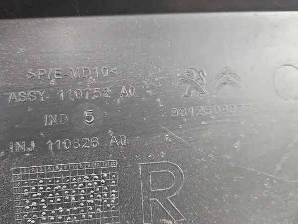 OEM 9812509077 Rechter Kofferbakbekleding Peugeot 3008 II image 3