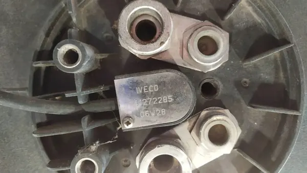 Tanque AdBlue usado OEM 41272285 para Iveco Stralis image 4
