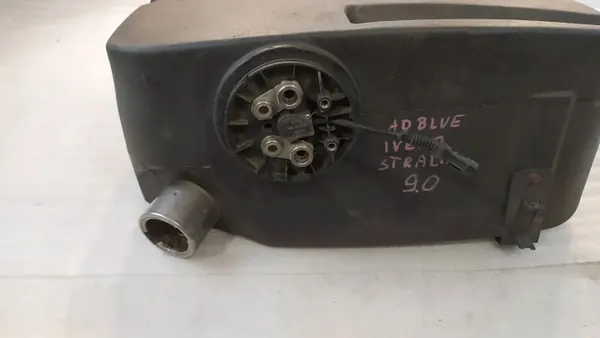 Tanque AdBlue usado OEM 41272285 para Iveco Stralis image 8