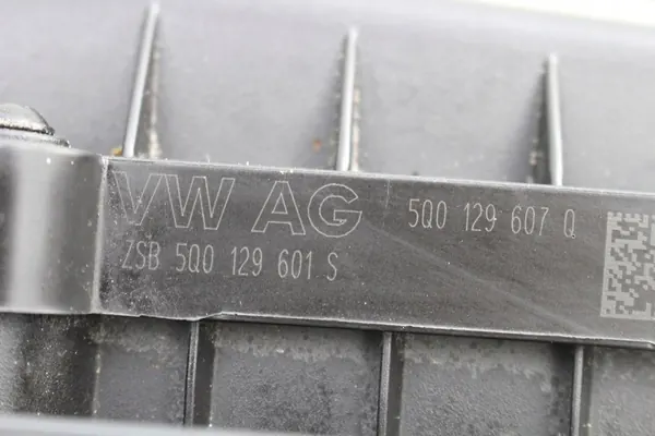 VW Audi Skoda Luftfilter OEM 5Q0129601S Gebraucht image 7