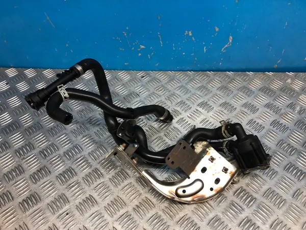 VOLVO S90 II V90 Vesipumppu ja Letkusetti image 2