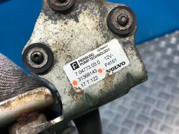 VOLVO S90 II V90 Vesipumppu ja Letkusetti image 3