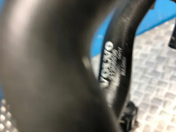 VOLVO S90 II V90 Vesipumppu ja Letkusetti image 7