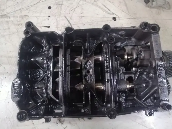 Oljepump OEM 03L103537 för VW Passat B6 2.0TDI image 3
