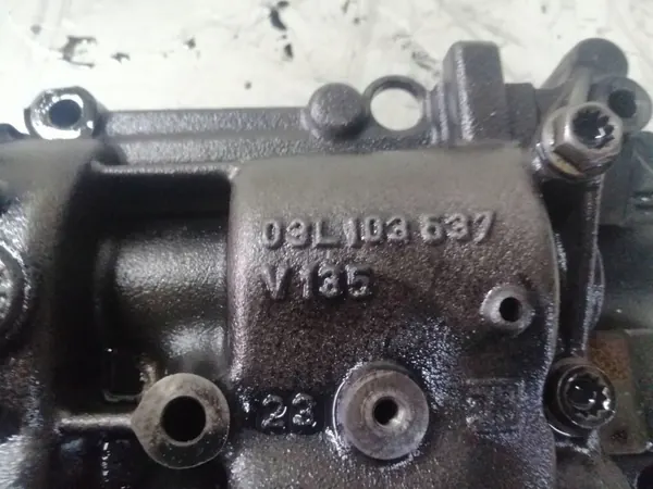 Oljepump OEM 03L103537 för VW Passat B6 2.0TDI image 4