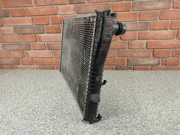 BMW E39 Vattensradiator MANUAL M54 525i 530i image 5