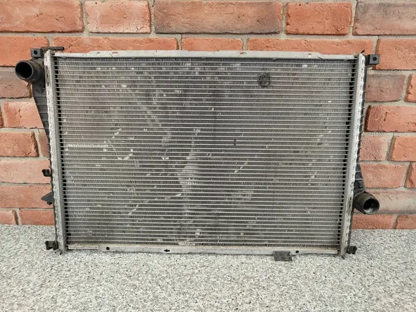 BMW E39 Vattensradiator MANUAL M54 525i 530i image 6