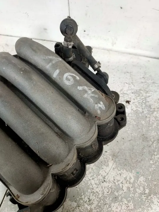 Coletor de admissão Audi A4 B6 1.6 ALZ image 4