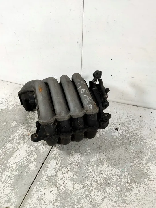 Coletor de admissão Audi A4 B6 1.6 ALZ image 5