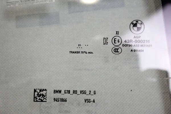Höger Bakdörrfönster VSG Grön BMW G70 2021 image 3