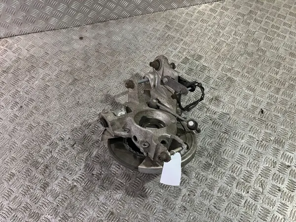 Land Rover Evoque II taka pyörännavan OEM GK724K327AB image 4