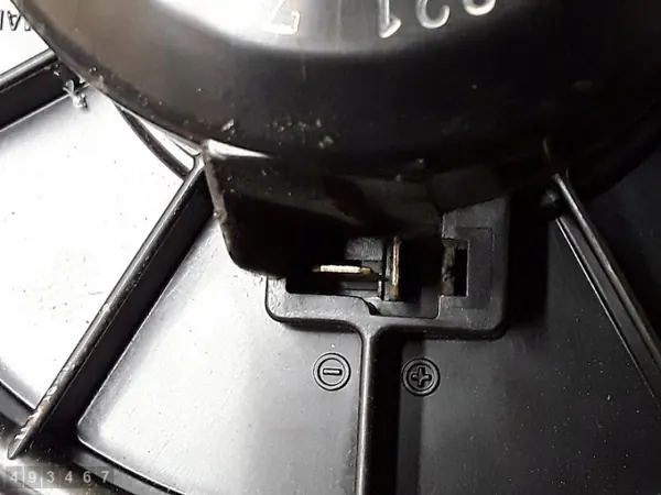 Honda Lämmityspuhallin OEM 1940000821 - Käytetty image 3