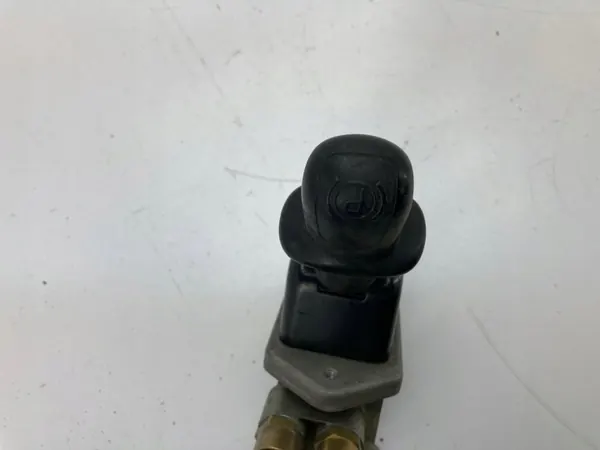 Käsijarruventtiili Renault Premium DXI OEM 7420813850 image 3