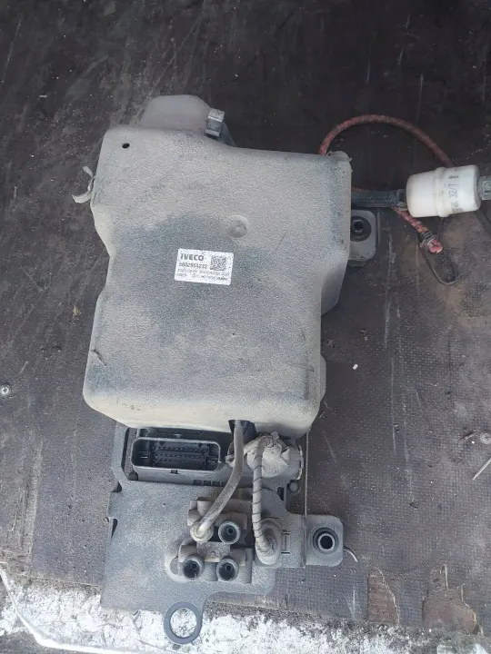 Iveco Daily Luftfederung Kompressor OEM 5802954243 image 2