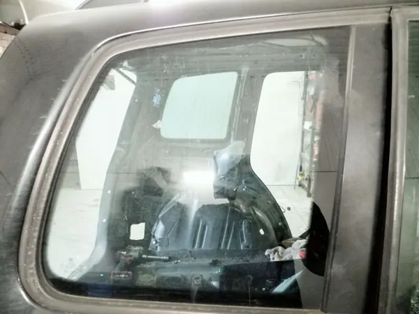 Ventana lateral trasera OEM FRC14123 para VW Touran I image 2
