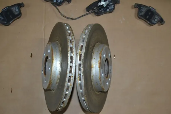 Conjunto de Discos e Pastilhas de Freio Audi A4 B8 A5 8T OEM image 10