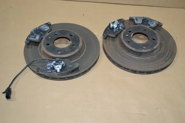 Conjunto de Discos e Pastilhas de Freio Audi A4 B8 A5 8T OEM image 3