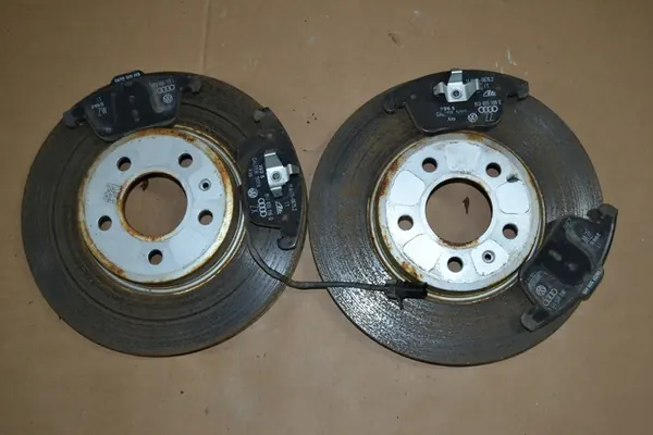 Conjunto de Discos e Pastilhas de Freio Audi A4 B8 A5 8T OEM image 9