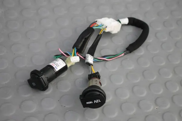 Enchufe 12V OEM 96125-D3000 para Hyundai Kona 17-23 image 2