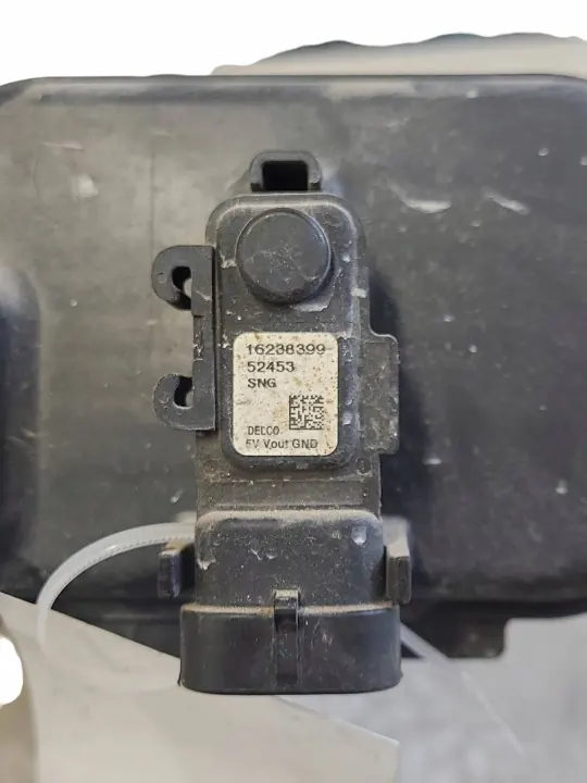 Gebruikte Cadillac brandstofdampfilter OEM 16238399 image 7