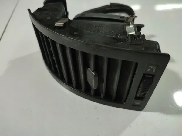 Volkswagen Polo Entradas de ar da cabine 2008 1.4L 6q08197049B image 2