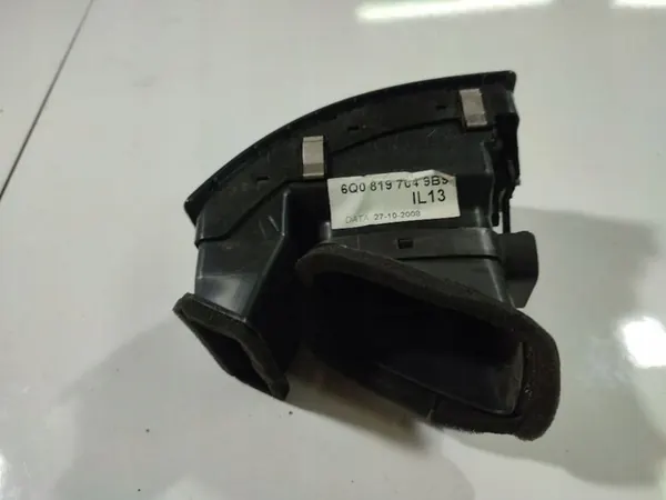 Volkswagen Polo Entradas de ar da cabine 2008 1.4L 6q08197049B image 3