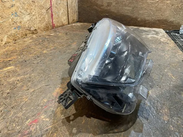 Opel Combo IV 4 E 18-23 Linker Voorlamp image 3