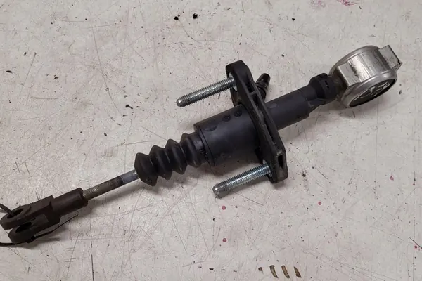 Remcilinder OPEL ZAFIRA A 2.0L diesel 90581565 image 2