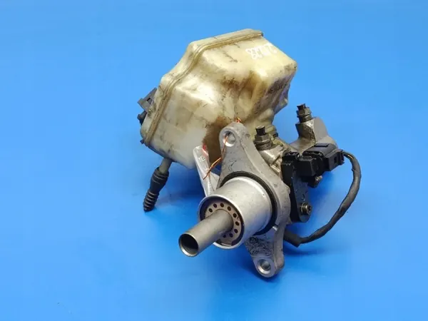 Käytetty VW Touran I 1.9TDI jarrupumppu OEM 1K1611301D image 2